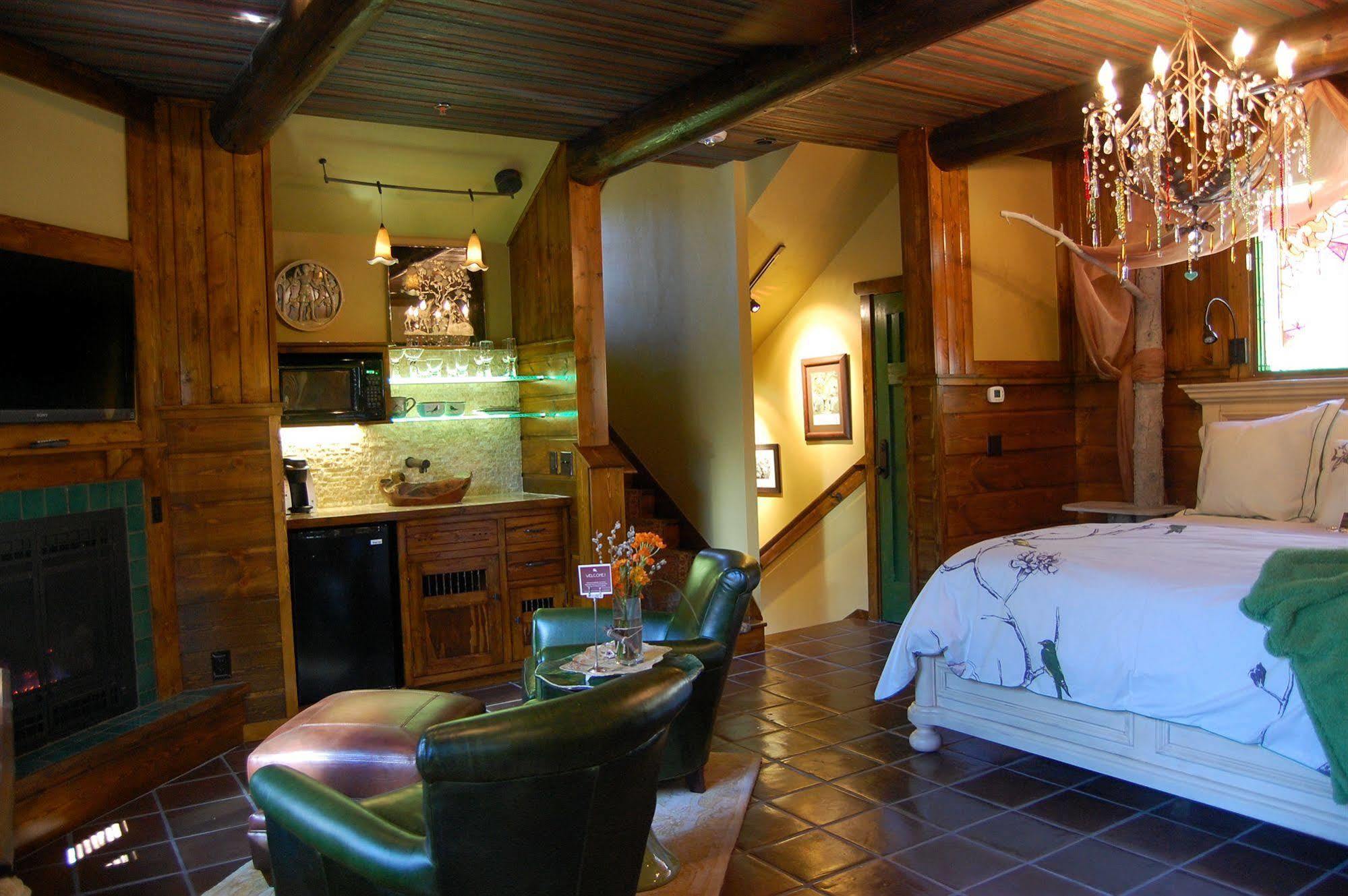 Highland Haven Creekside Inn Evergreen Bagian luar foto