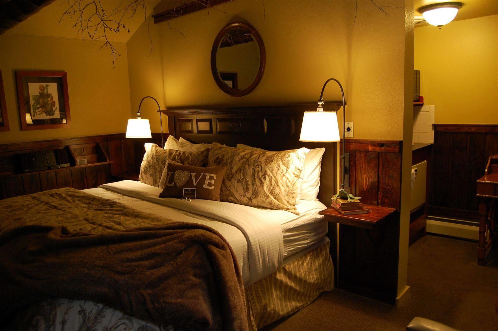 Highland Haven Creekside Inn Evergreen Bagian luar foto