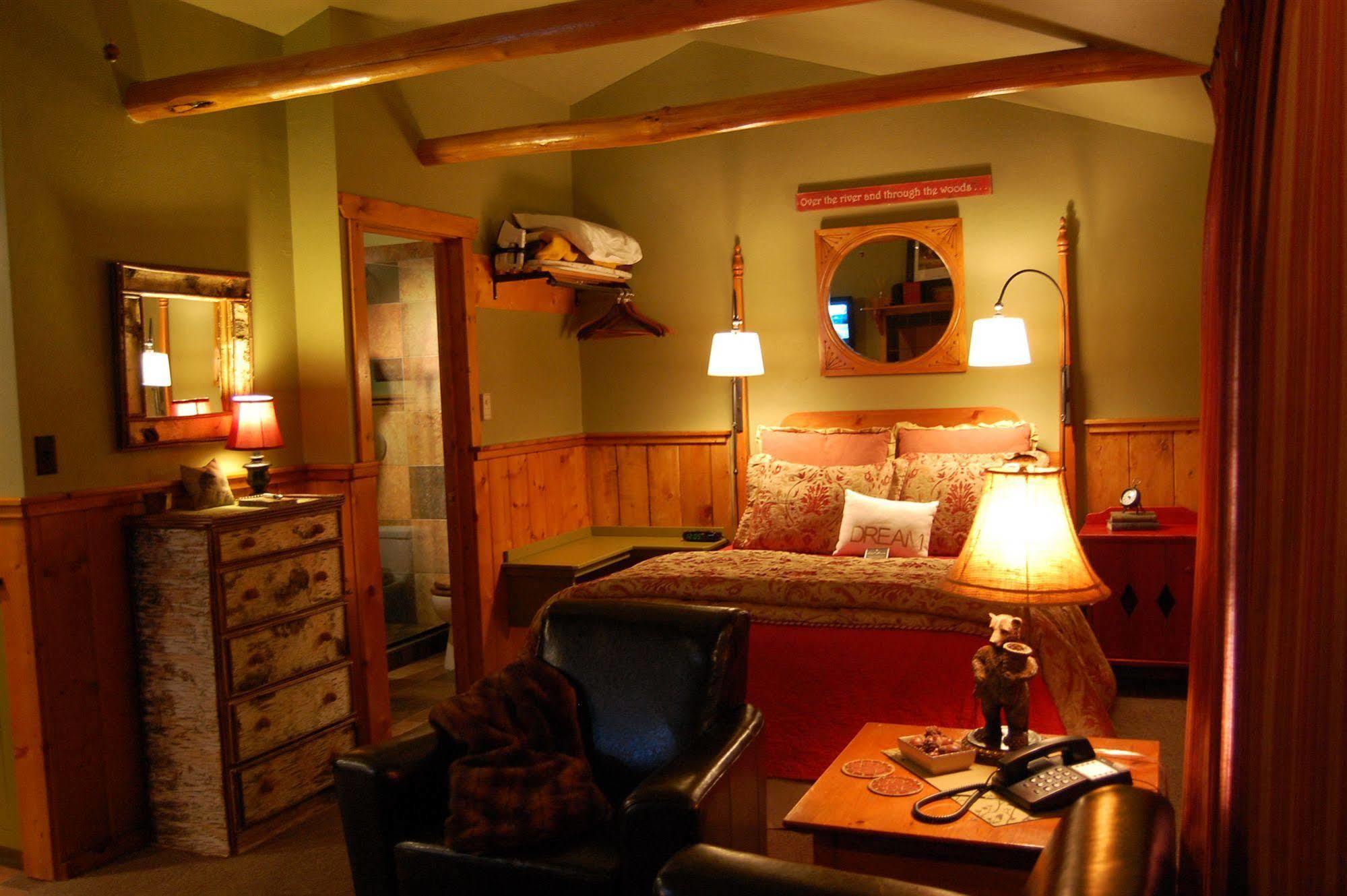Highland Haven Creekside Inn Evergreen Bagian luar foto