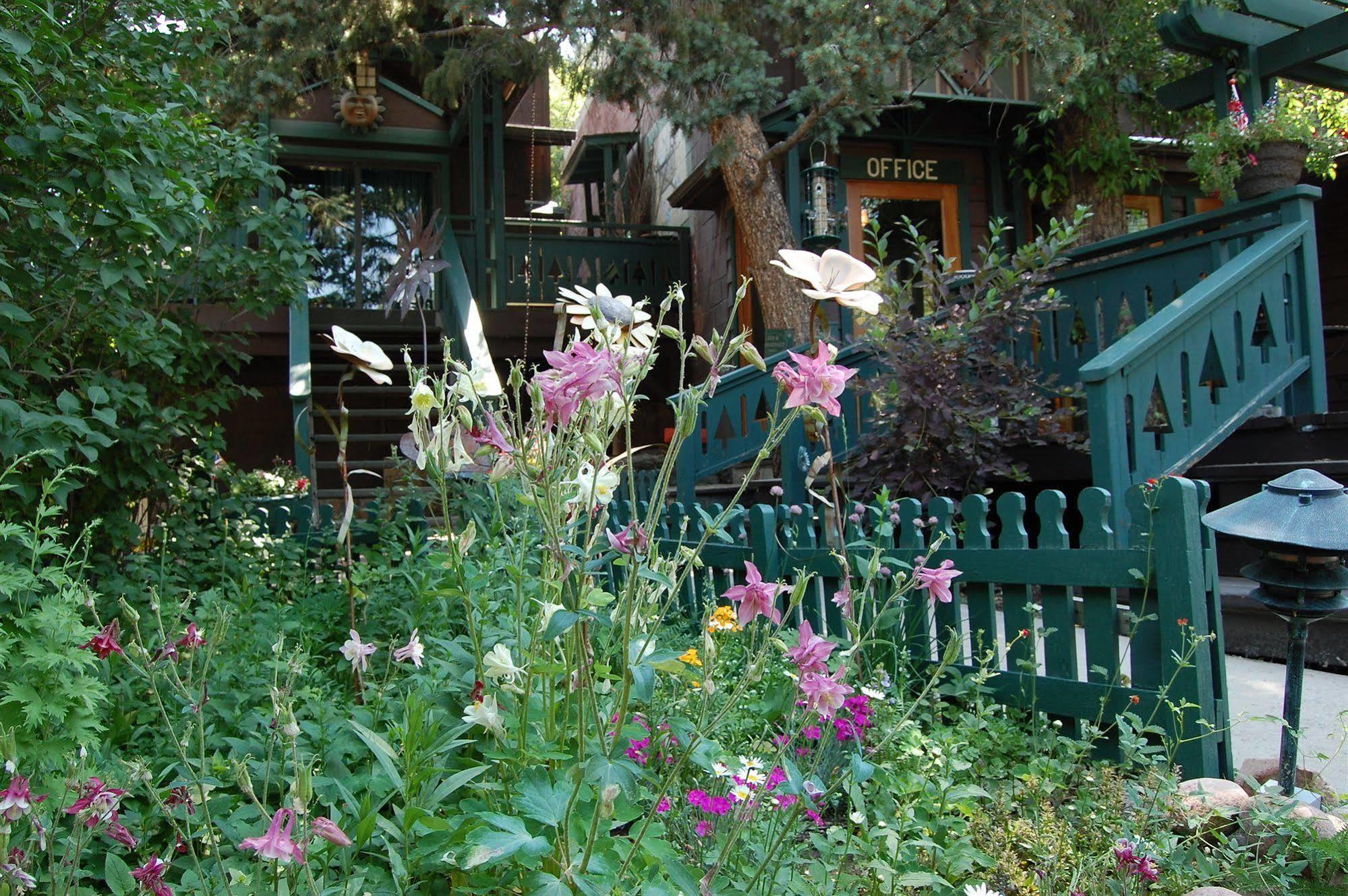 Highland Haven Creekside Inn Evergreen Bagian luar foto